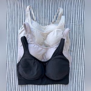 Underoutfit comfort shaping bra with adjustable strap